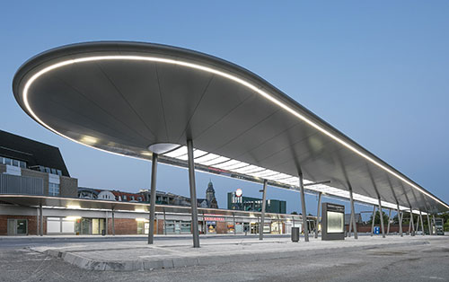 Koncepce osvětlení hlavního autobusového nádraží v Gelsenkirchenu využívá technologii TRIdonic LED