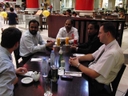 Oběd s velkoobchodníky v Dubaji